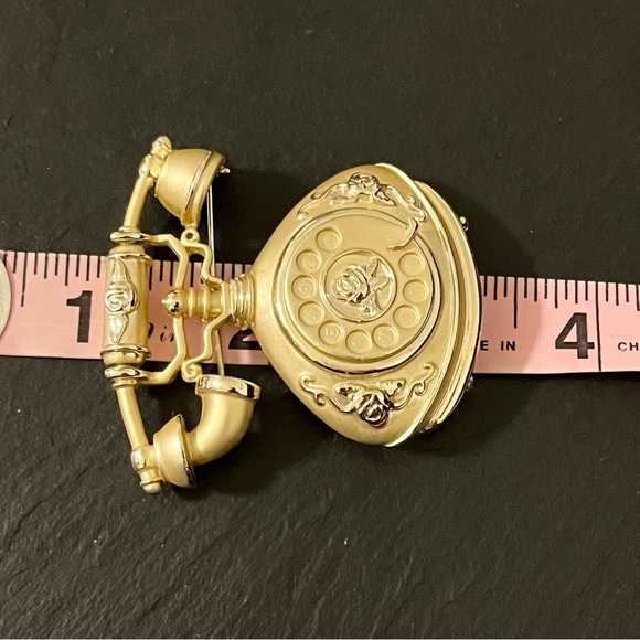 Vintage Stamped AJC Gold Tone Rotary Telephone Brooch - Picture 10 of 12